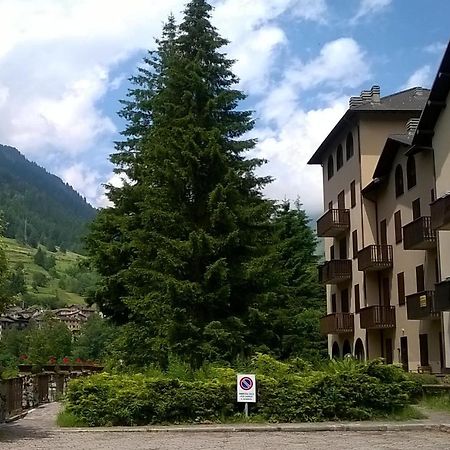 Tettuccio Montesole Aparthotel Ponte Di Legno Bagian luar foto